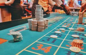 Casinobord med jetoner