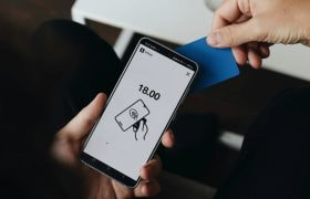 Mobil registrerer betalingskort