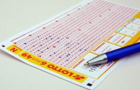 Lotteri kupon med kuglepen