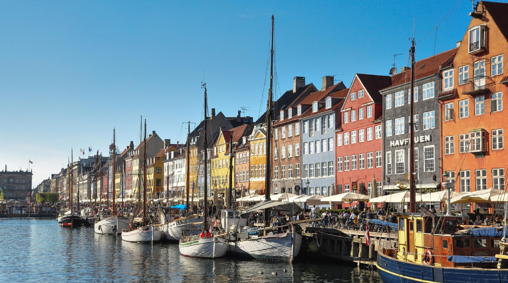Nyhavn om sommeren