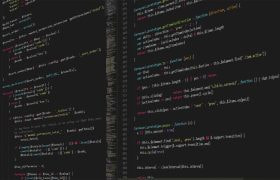 Skærm med programmeringskoder