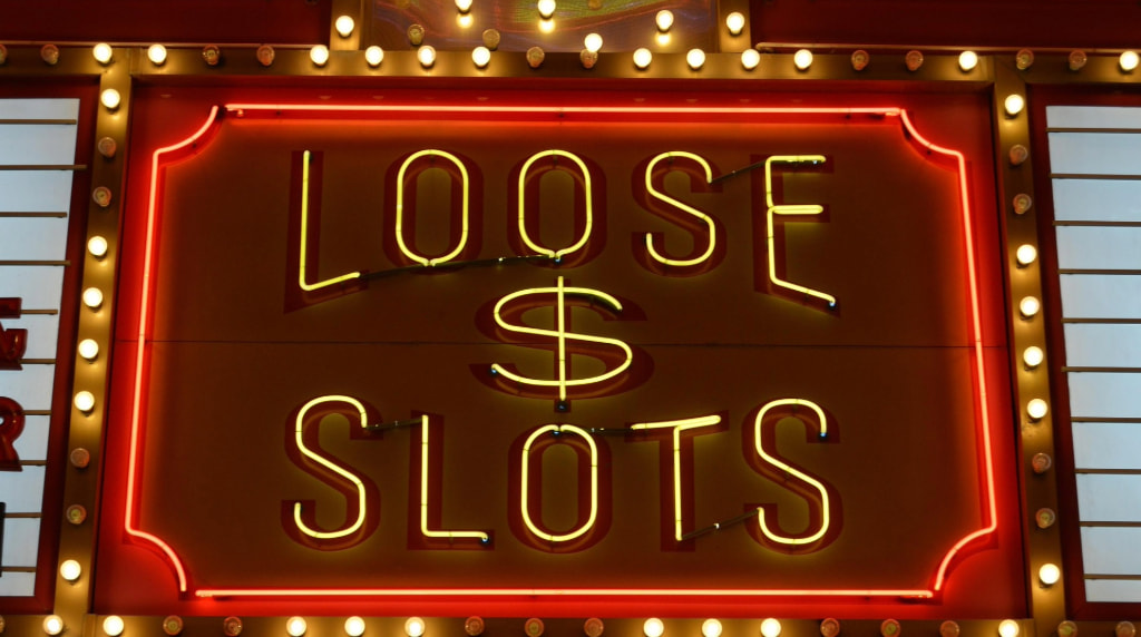 Rødt og gult neon casinoskilt