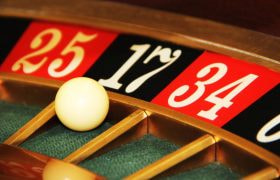 Nærbillede af roulettehjul på sort 17