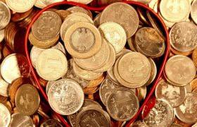 Euro mønter med rødt hjerter