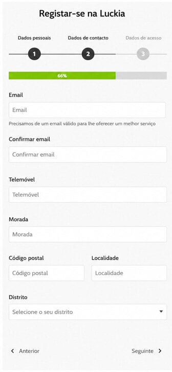 O passo dos dados de contacto no formulário de registo da Luckia