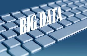 Text “Big Data” pe tastatura calculatorului