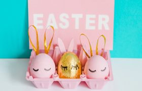 Ouă de paște în cofrag