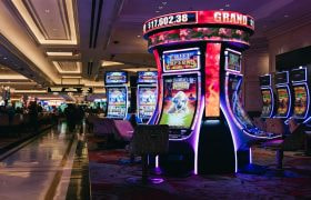 Sloturi cu jackpot într-un cazinou