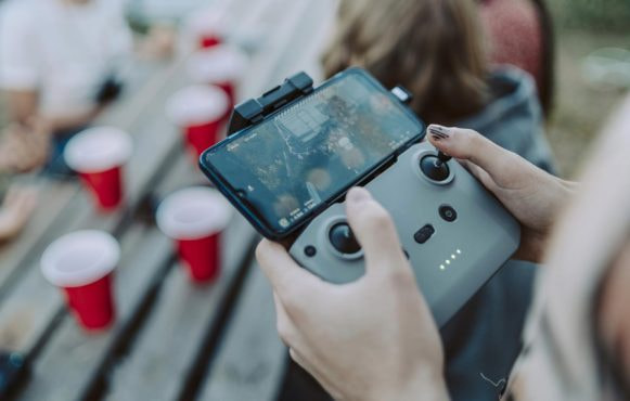 Joc pe consolă cu mobil