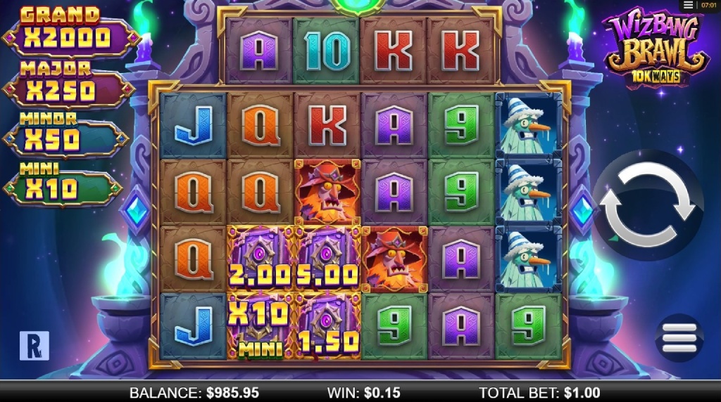 Screenshot cu symbol multiplicator mini de la Wizbang Brawl 10K Ways