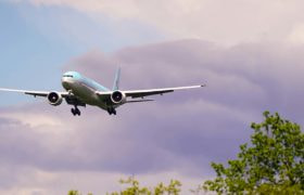 AirPlane Attempting Landing