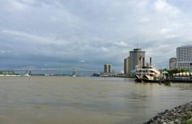 Bridge spanning the Mississippi river in New Orleans