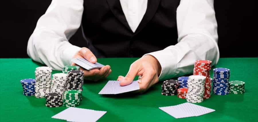 The Life of a Croupier: The Good &amp; The Bad - Online-Casinos.com