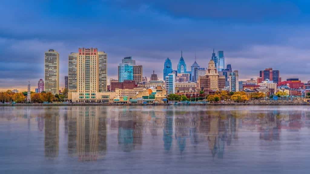 Philadelphia city skyline at dusk.