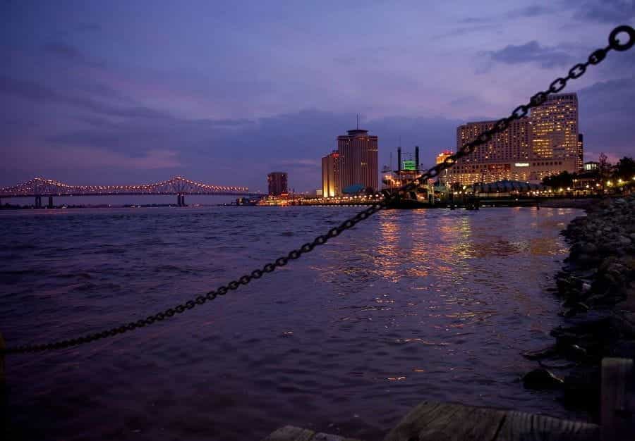 Nighttime at the boardwalk of the Mississippi River in New Orleans, Louisiana.