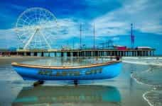 A sunny day at the Atlantic City pier.