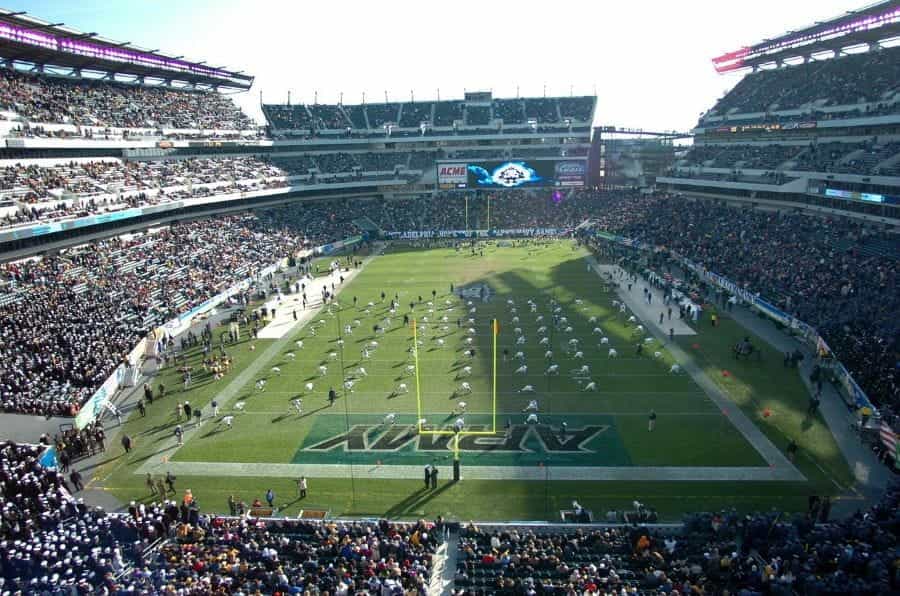Stadion sepak bola yang penuh sesak di Philadelphia, Pennsylvania.