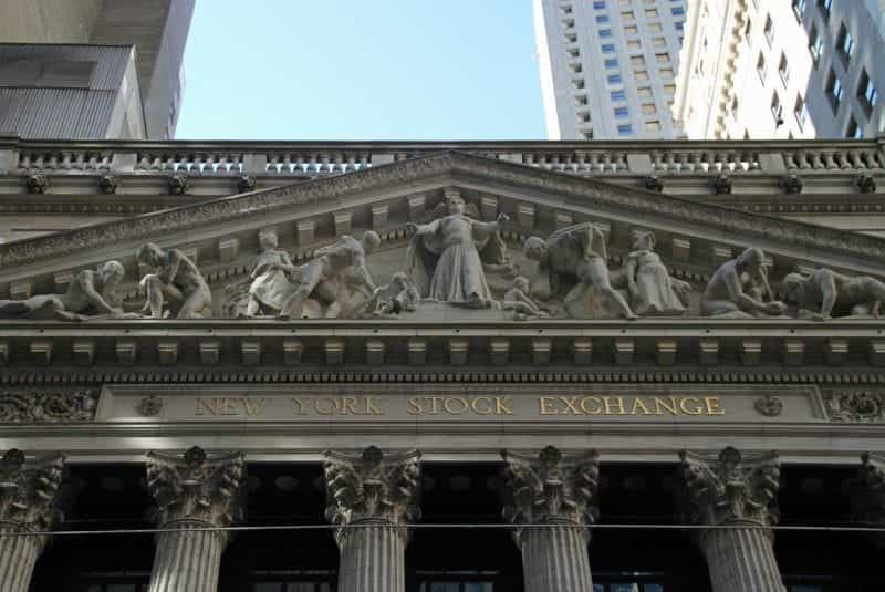 Bagian luar Bursa Efek New York di New York, New York.