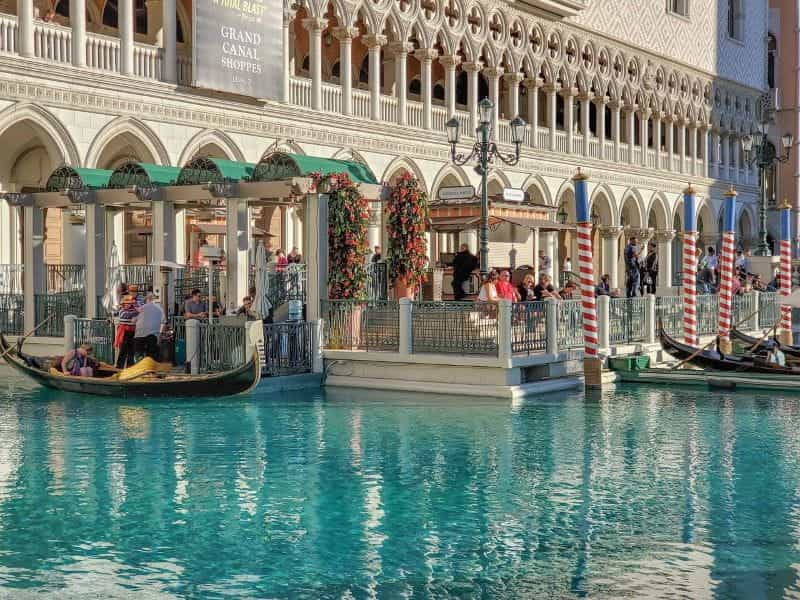 Gondola di kanal di Venetian, Las Vegas.