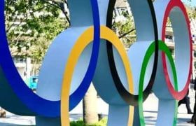 Sculpture of the five interlocking Olympic rings.