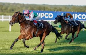 Frankie Dettori riding Sunray Major to victory at Ascot.