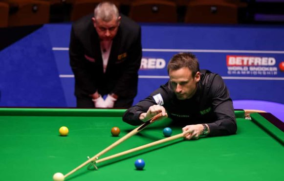 Snooker star Dave Gilbert in action.