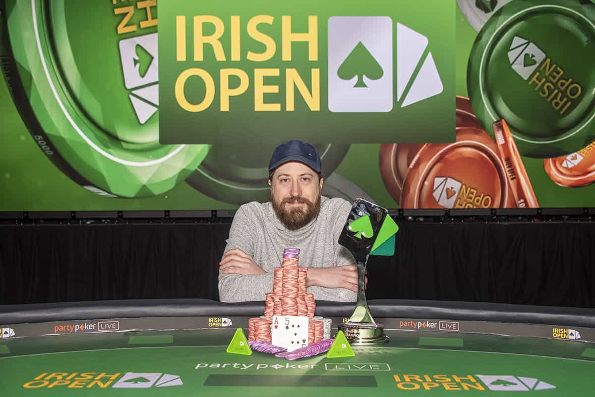 2022 Irish Poker Open winner Steve O’Dwyer with his trophy. 