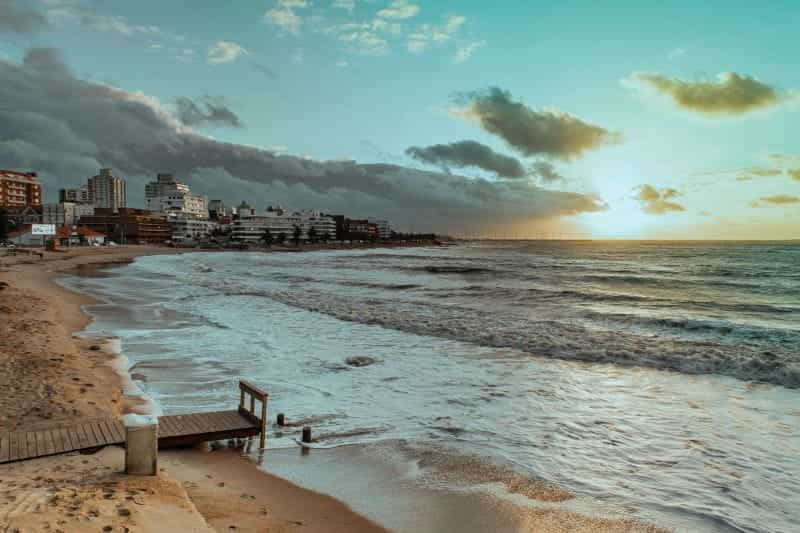 Punta del Este, Uruguay, dari pantai.