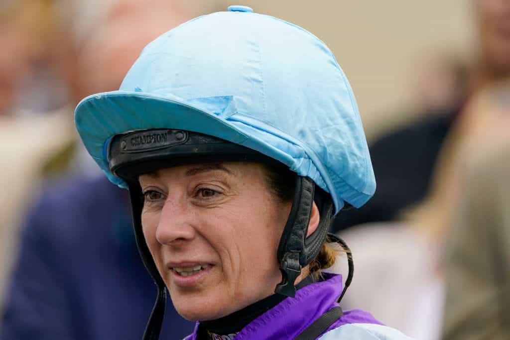 Jockey Hayley Turner difoto pada tahun 2022.