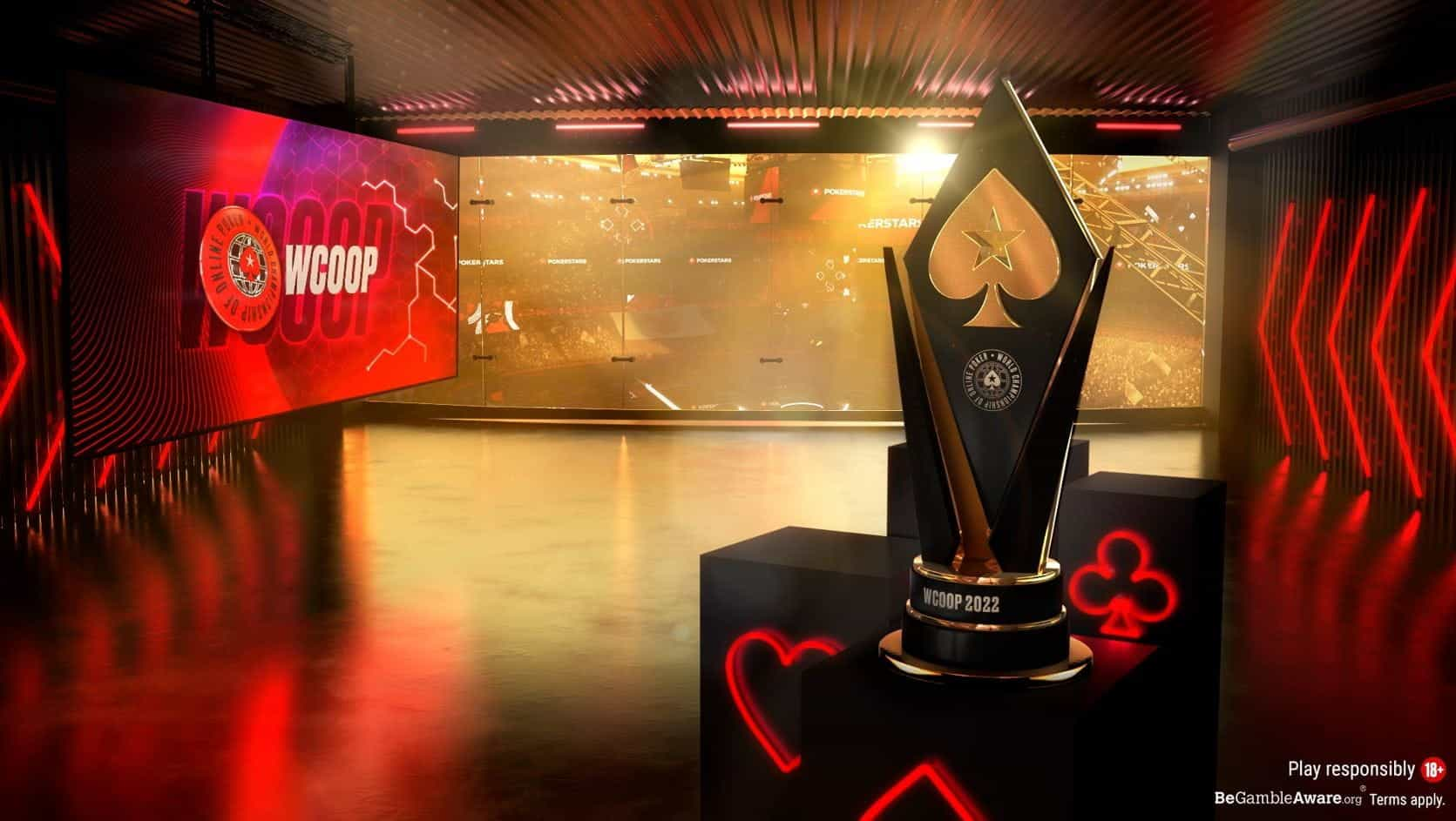 Trofi Acara Utama WCOOP 2022. 