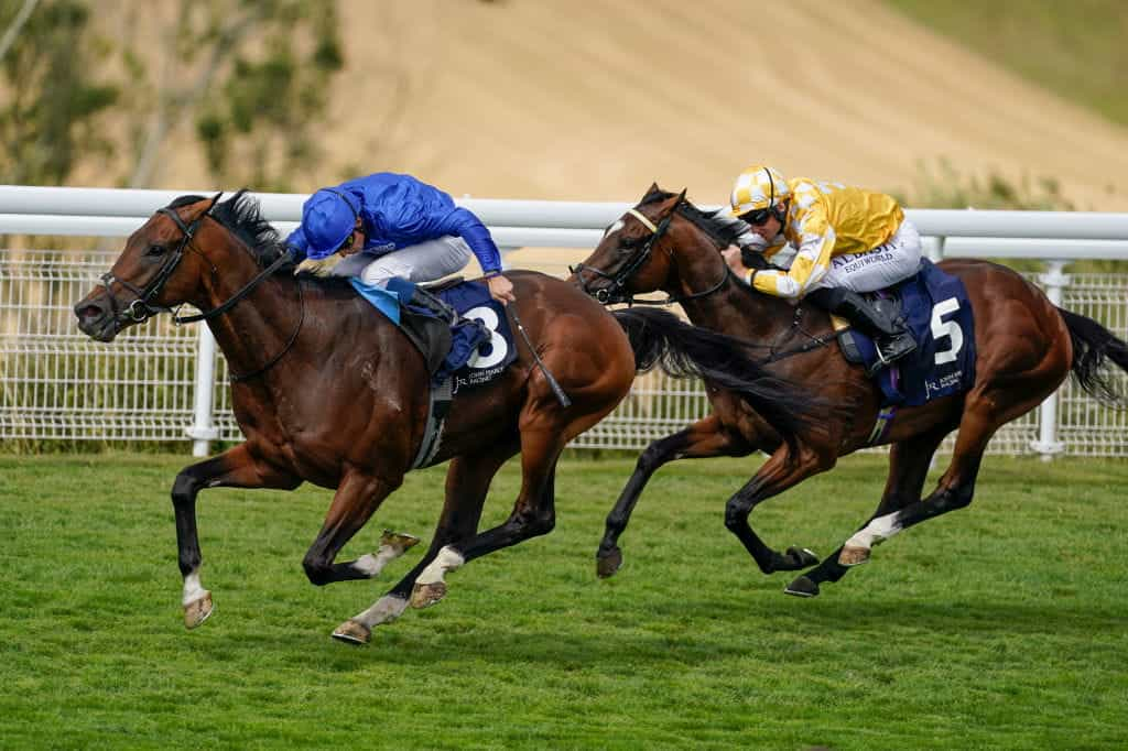 William Buick mengendarai New London untuk menang di Qatar Goodwood Festival 2022. 