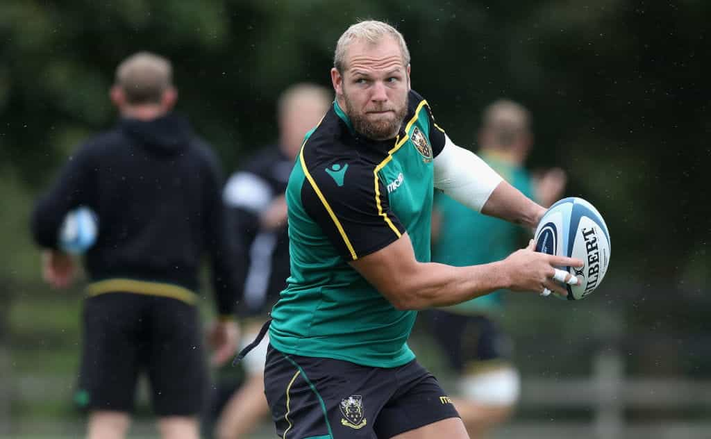 James Haskell selama sesi pelatihan Northampton Saints pada tahun 2018.