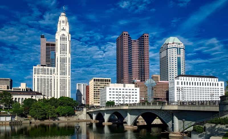 Distrik pusat kota Columbus, Ohio, menampilkan beberapa gedung pencakar langit.