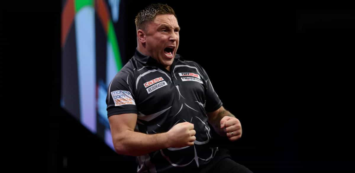 Gerwyn Price merayakan 180 di oche.