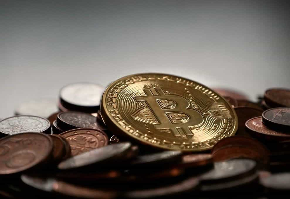 Bitcoin dan mata uang digital.