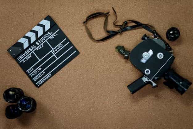 Kamera film dan papan berdinding papan.
