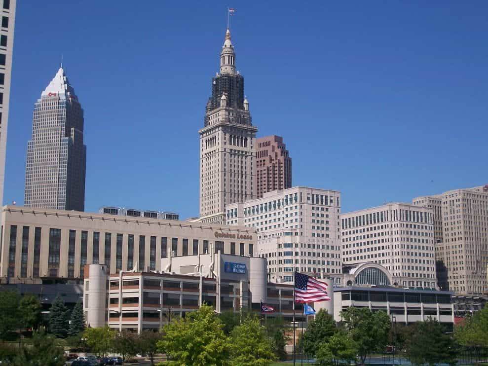 Downtown Cleveland, Ohio, menampilkan beberapa gedung pencakar langit.