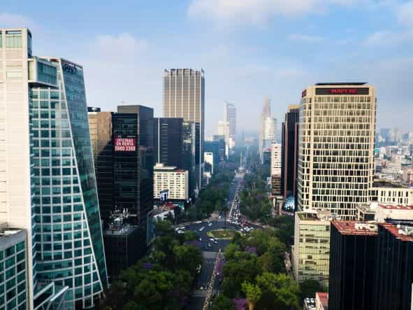 Pencakar langit di Paseo de la Reforma di Mexico City, Meksiko.