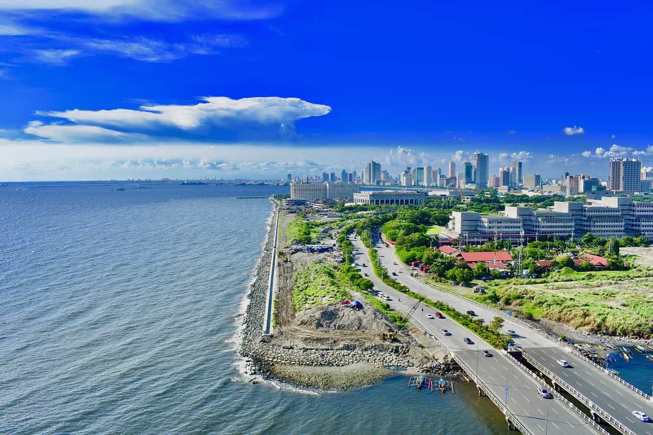 garis pantai Manila.