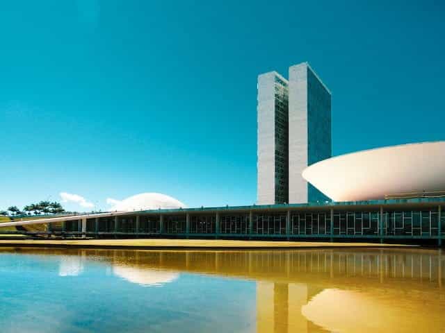 Bangunan futuristik di ibu kota Brasil, Brasilia.