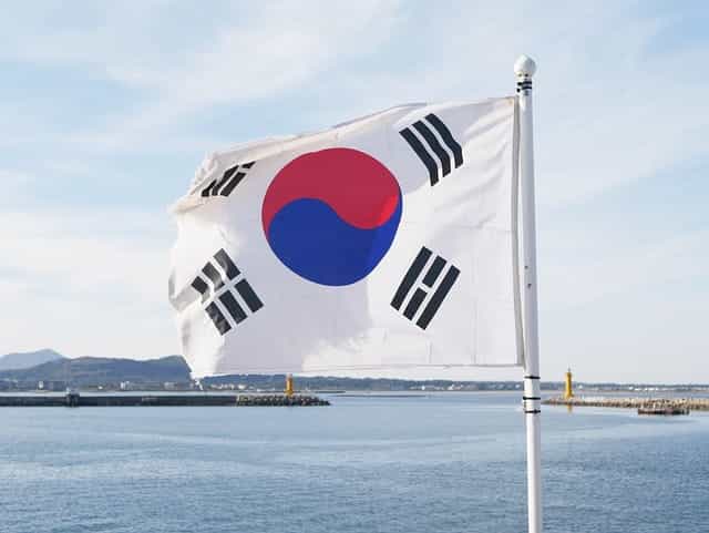 Bendera Korea di laut.