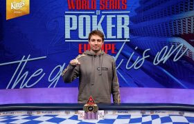 Simone Andrian shows off his 2024 WSOPE winner’s bracelet.