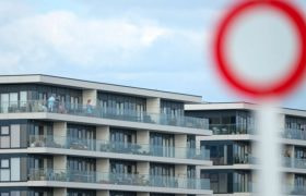 The Winning Post at Newbury Racecourse with Apartments.