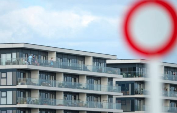 The Winning Post at Newbury Racecourse with Apartments.