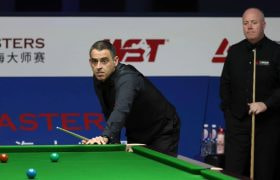 Ronnie O'Sullivan and John Higgins in action at the 2023 Shanghai Masters