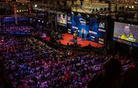 Darts Ацtion at the World Matchplay Championship in Blackpool.