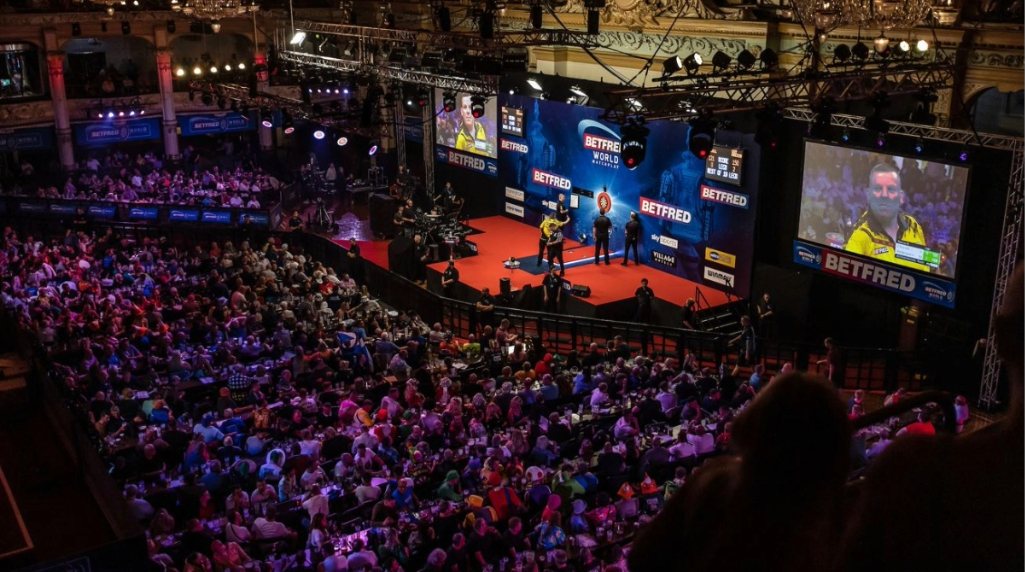 Darts Ацtion at the World Matchplay Championship in Blackpool.