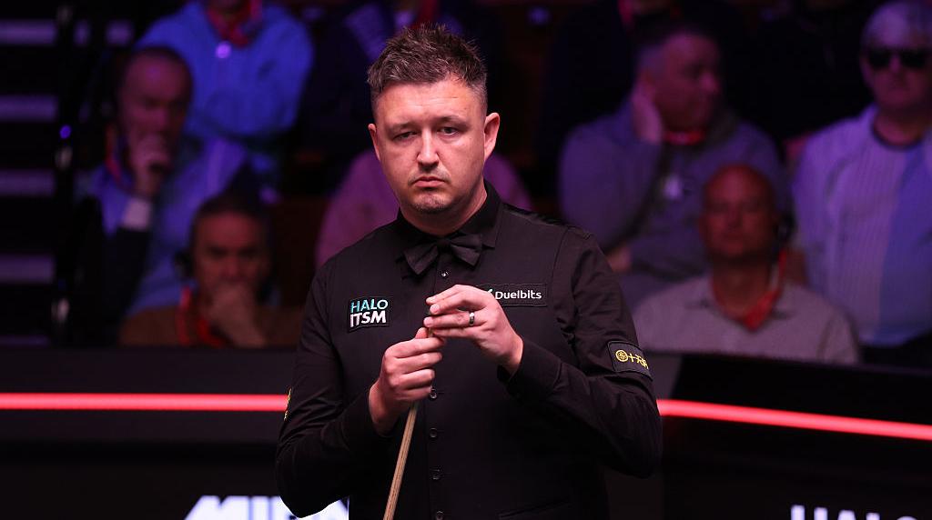 Kyren Wilson in action at the 2025 World Snooker Championship.