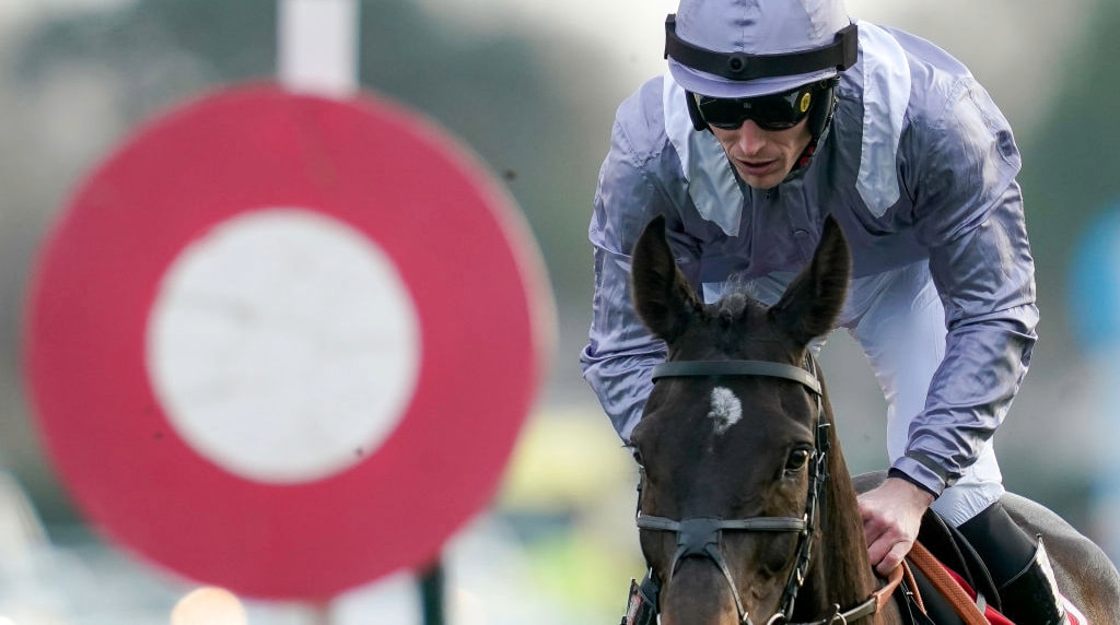 James Reveley Riding Il Est Francais to Win at Kempton Park.