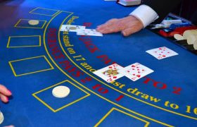 Game of blackjack on a live dealer table